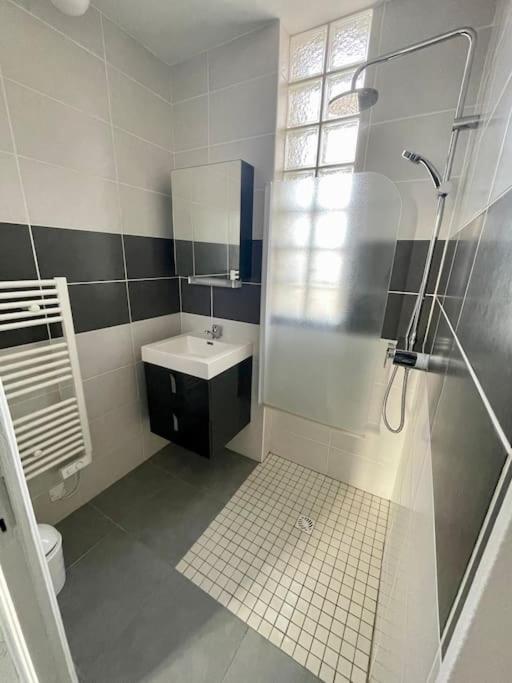 Appartement Idealement Situe Charleville-Mézières Eksteriør billede